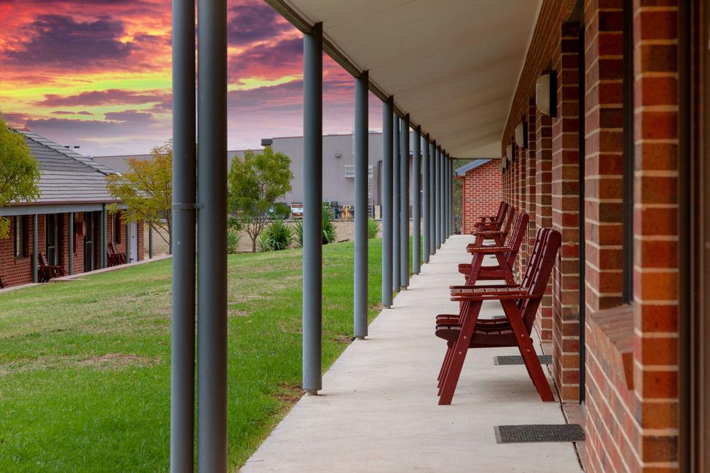 Blazing Stump Motel&Suites Wodonga Exterior foto